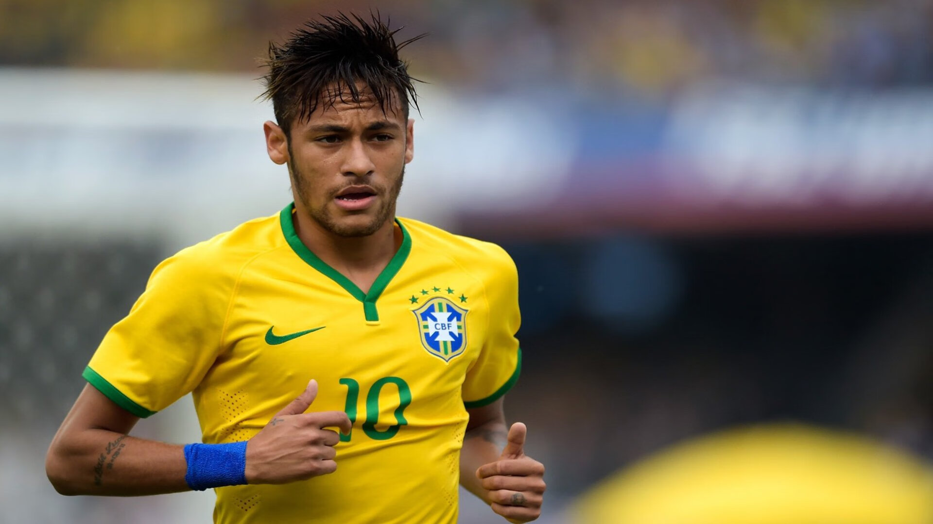 路跑鞋磨耗挑战赛 参赛者晒出被公里数“雕刻”的鞋底